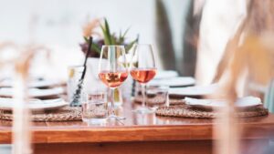 Lire la suite à propos de l’article Tout savoir sur la fabrication du vin rosé et ses secrets